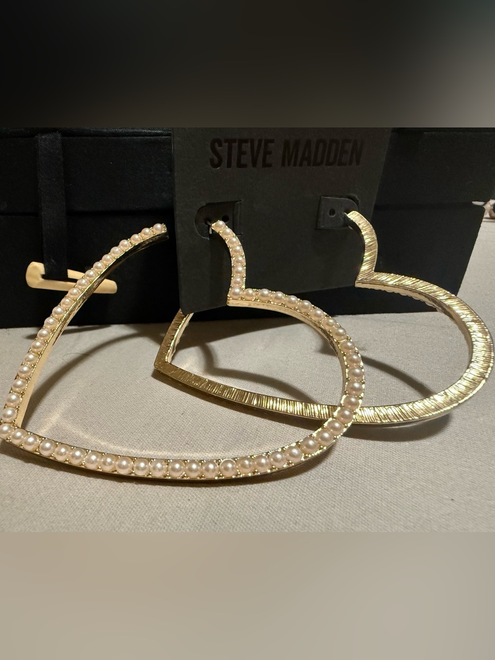 Steve Madden Hoop Earrings (Heart-shaped)
